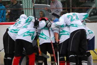 Hokejbalová šou začína!