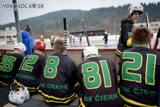 Dobehne �ierne jeho vlastn� tie�?