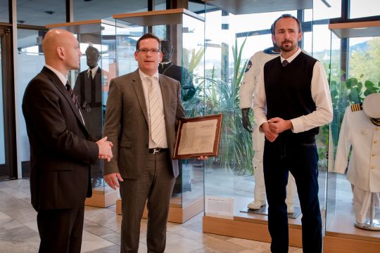 Obdr�al certifik�t z Oxfordu